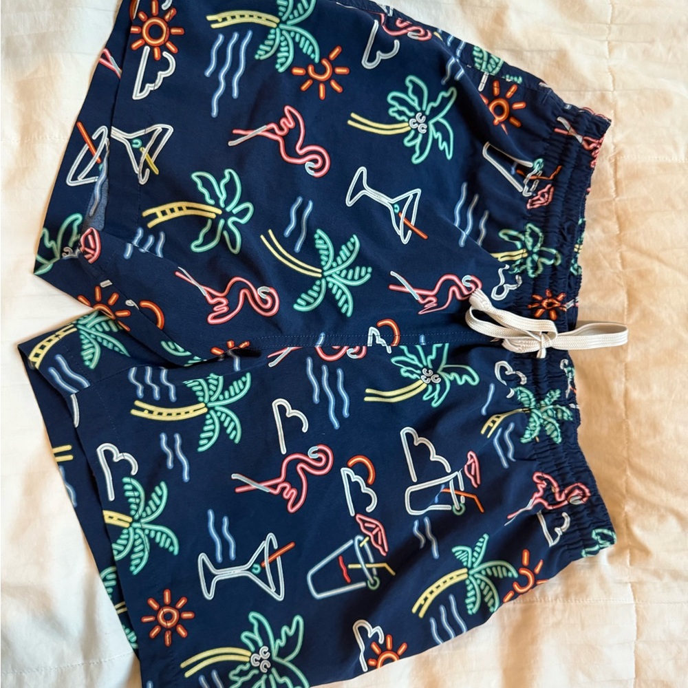 Chubbies Men's Classic 5.5" Swim Trunks - Picture 4 of 4
